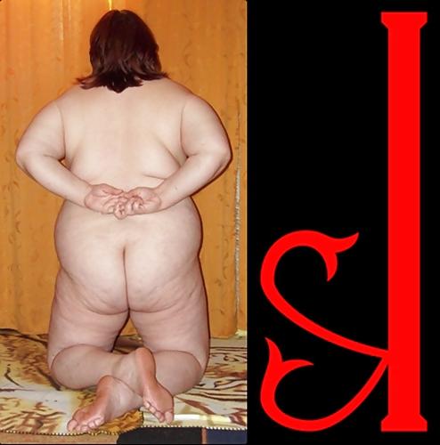 25P Naked posing in slave