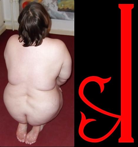 25P Naked posing in slave