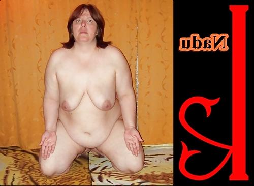 25P Naked posing in slave