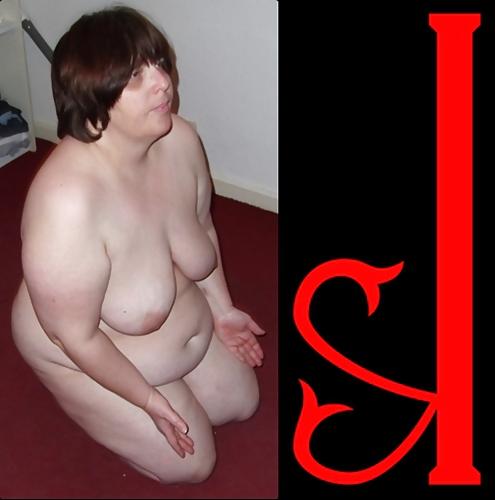 25P Naked posing in slave