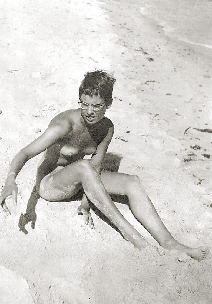 25P A Few Vintage Naturist Girls That Really Turn Me on (9)