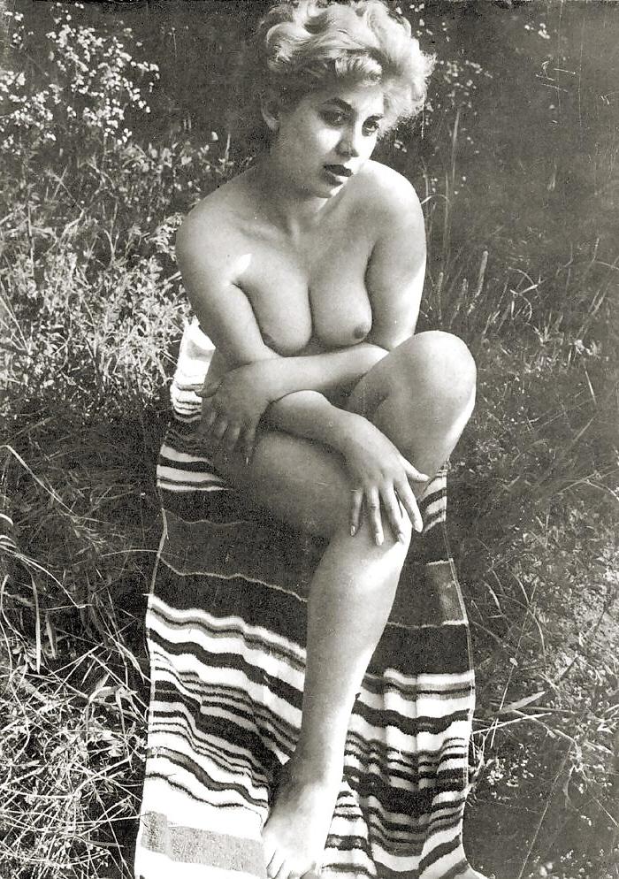 25P A Few Vintage Naturist Girls That Really Turn Me on (9)