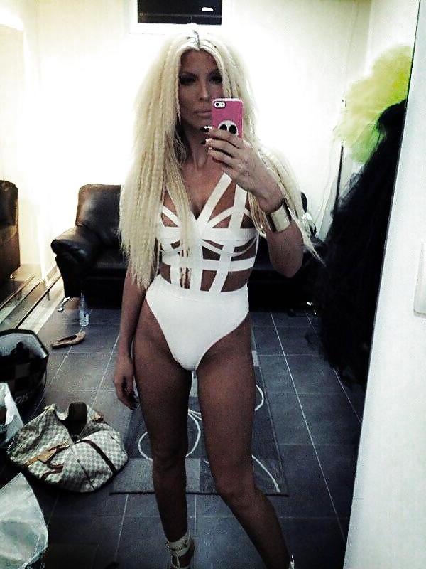 23P Serbian MILF singer Jelena Karleusa