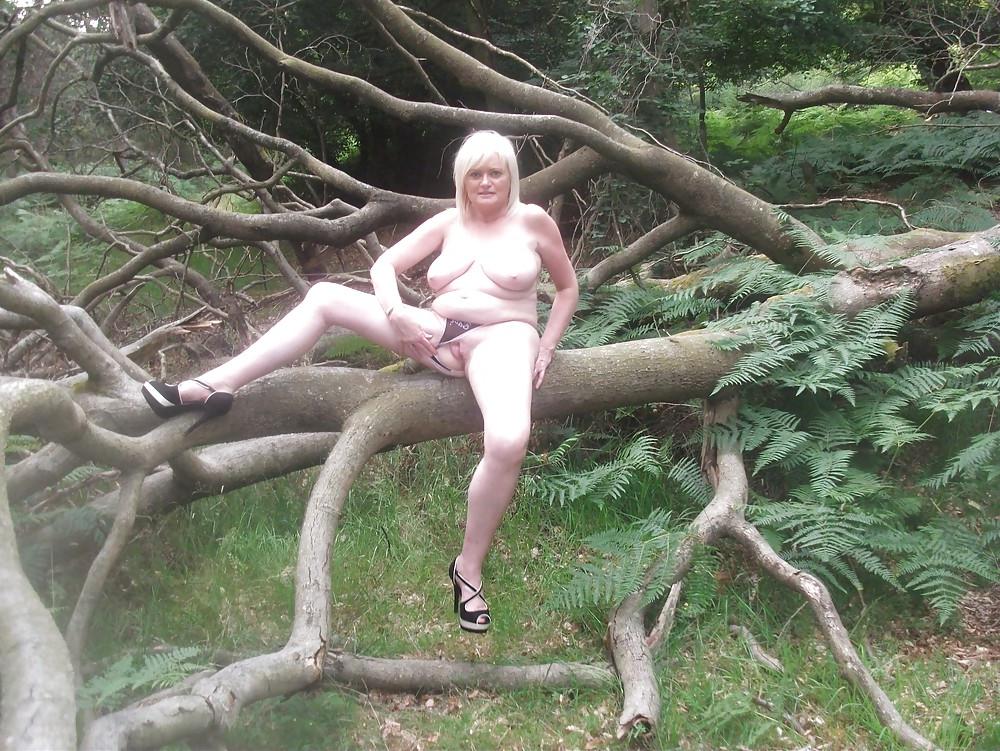 25P Matures of all shapes and sizes hairy and shaved 129