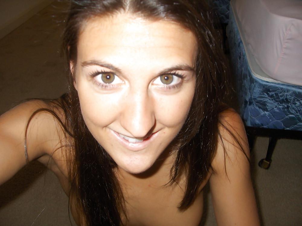 25P Sexy EXGF Posing