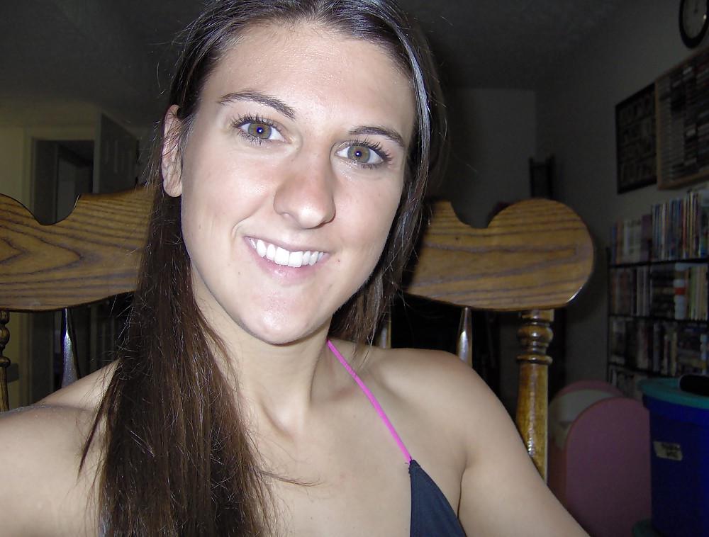25P Sexy EXGF Posing