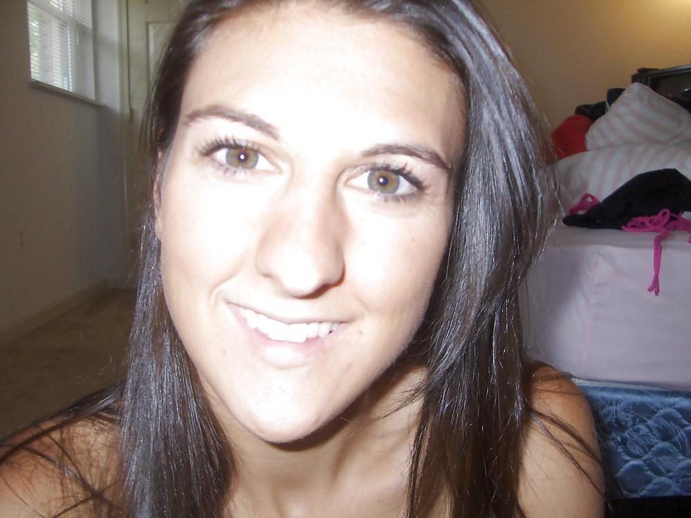 25P Sexy EXGF Posing