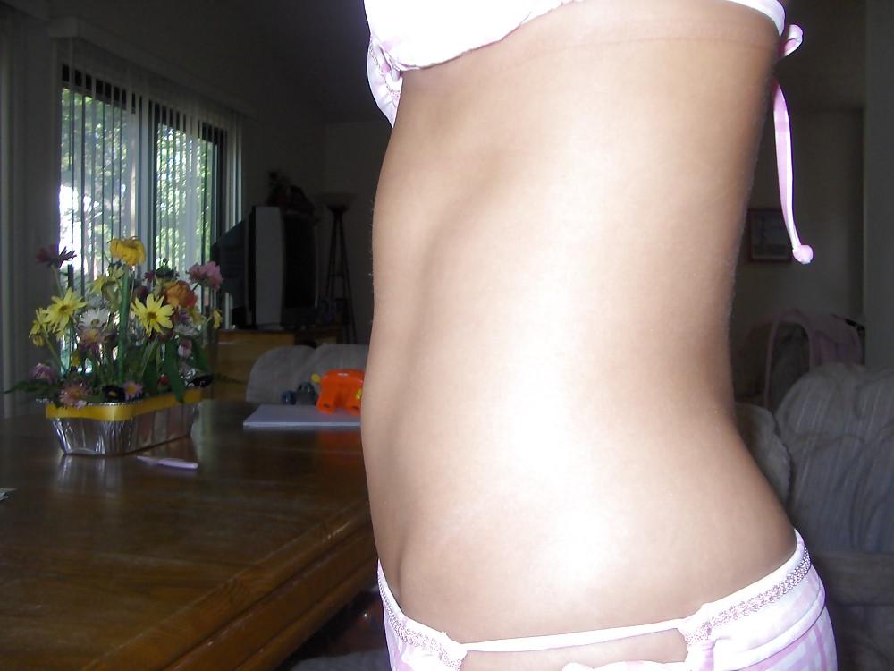 25P Sexy EXGF Posing