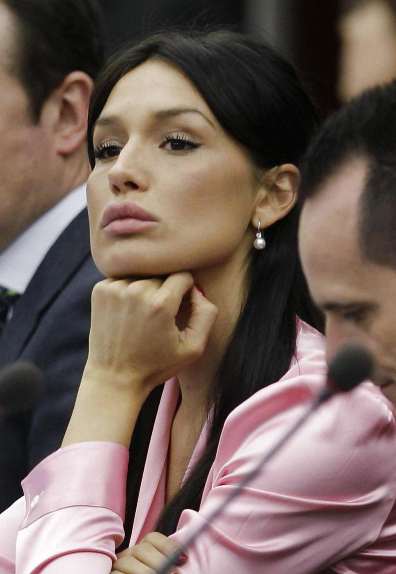25P Nicole Minetti-Hot Italian MILF