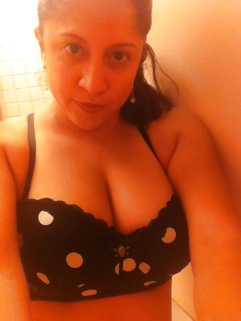 9P My Wife Posing for Boyfriend