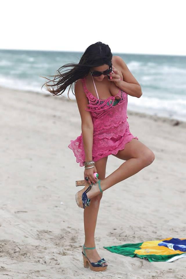 25P Claudia Romani italian slut model