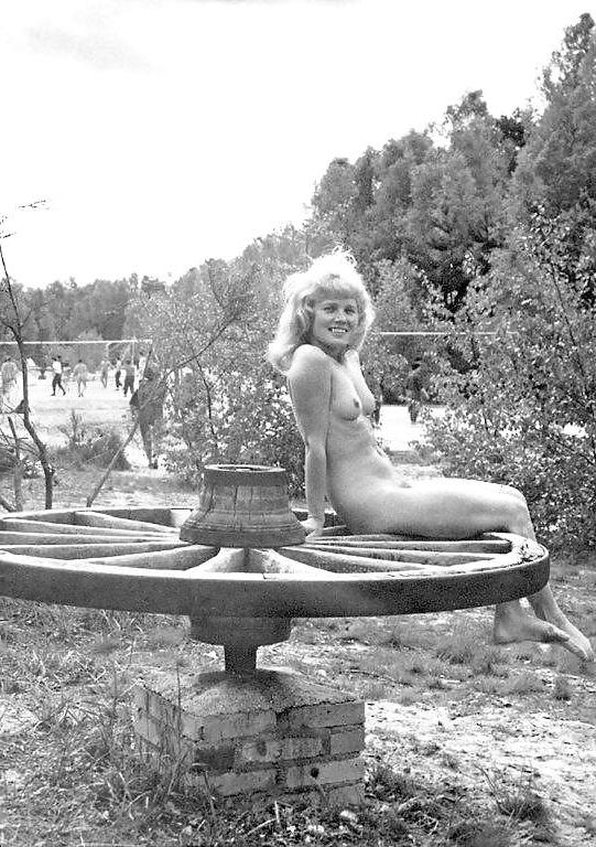 20P Vintage nudist 3.