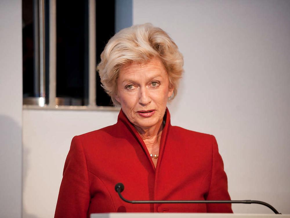 25P Petra Roth Ex-OB