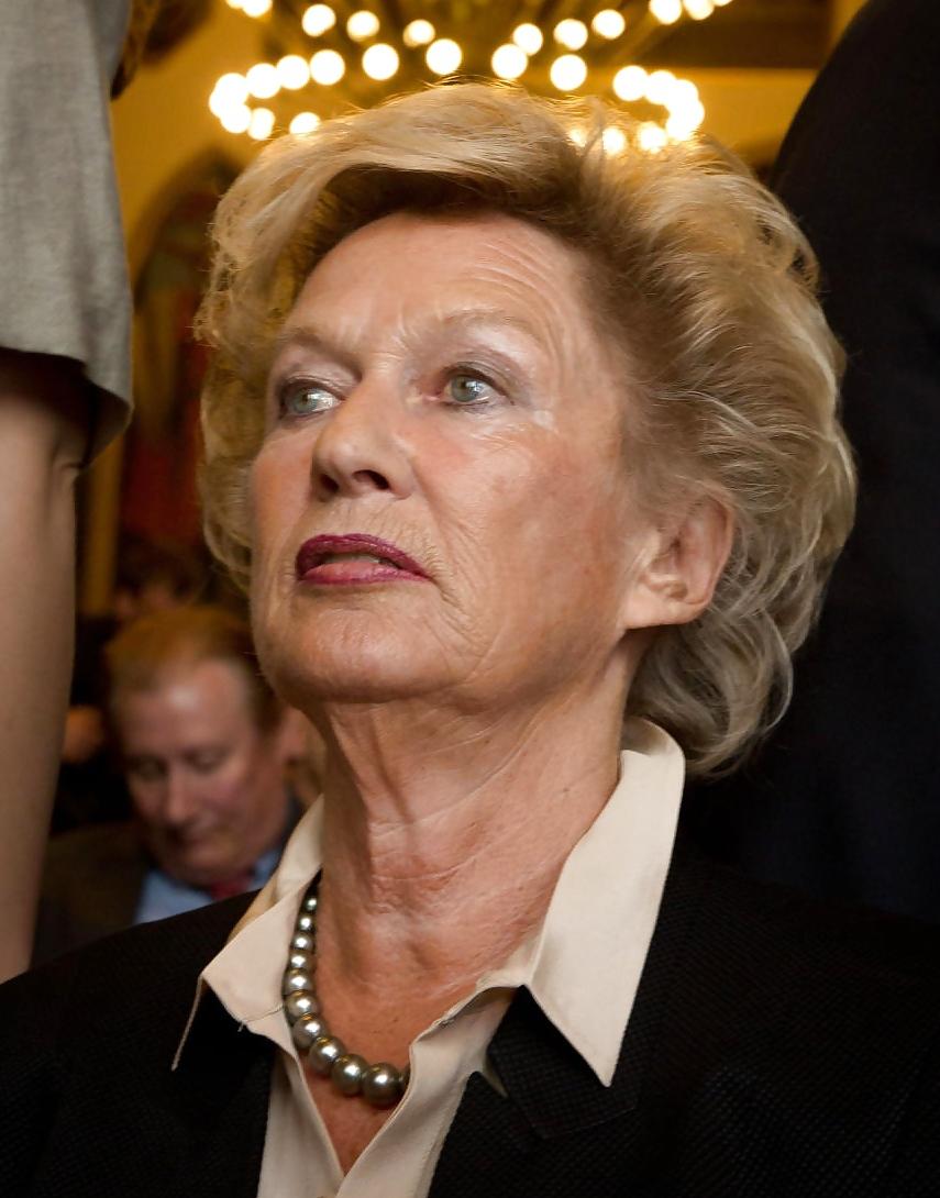 25P Petra Roth Ex-OB