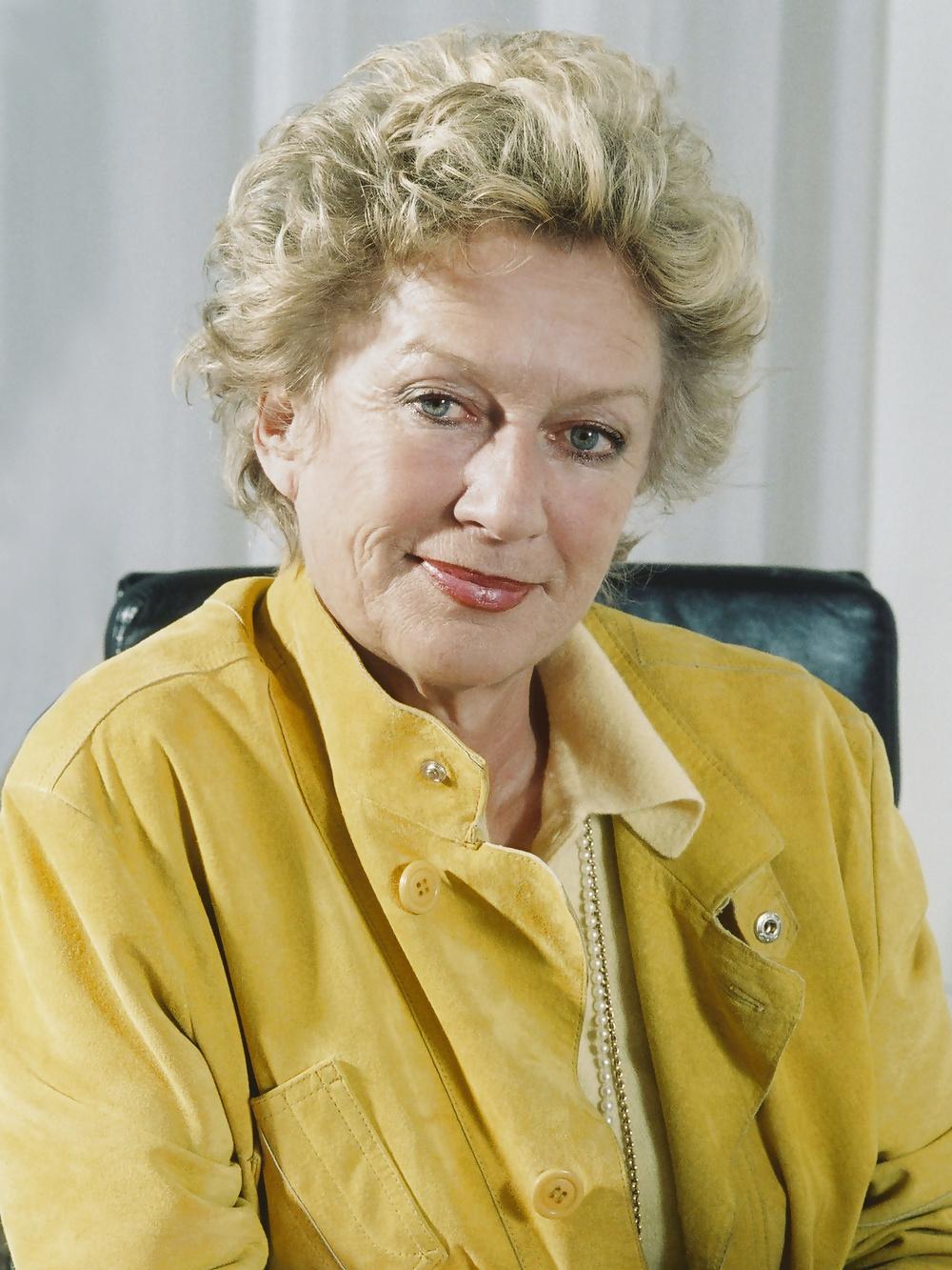 25P Petra Roth Ex-OB