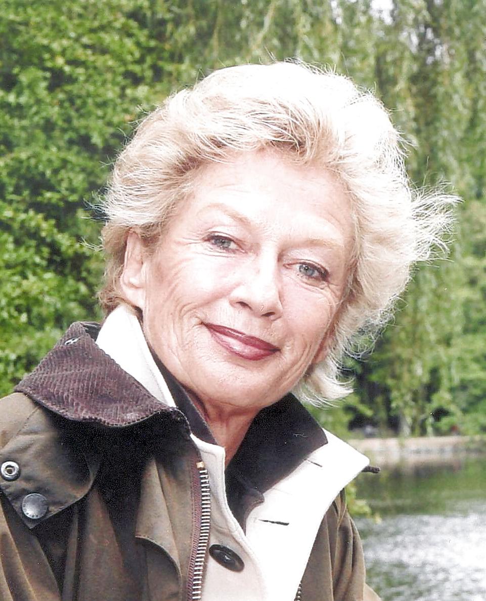 25P Petra Roth Ex-OB
