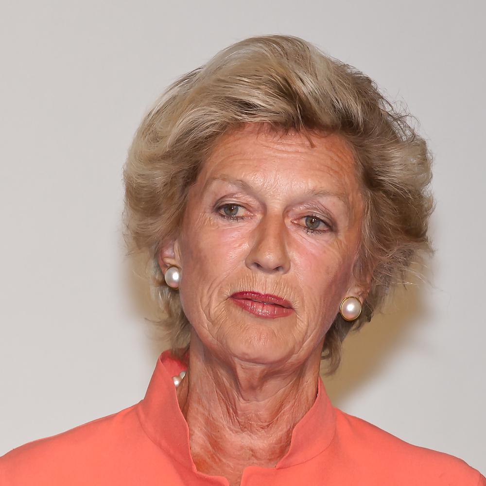 25P Petra Roth Ex-OB