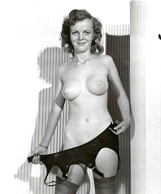 25P More Vintage Single Women