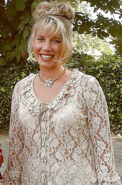 25P Sexy MILF Bettina
