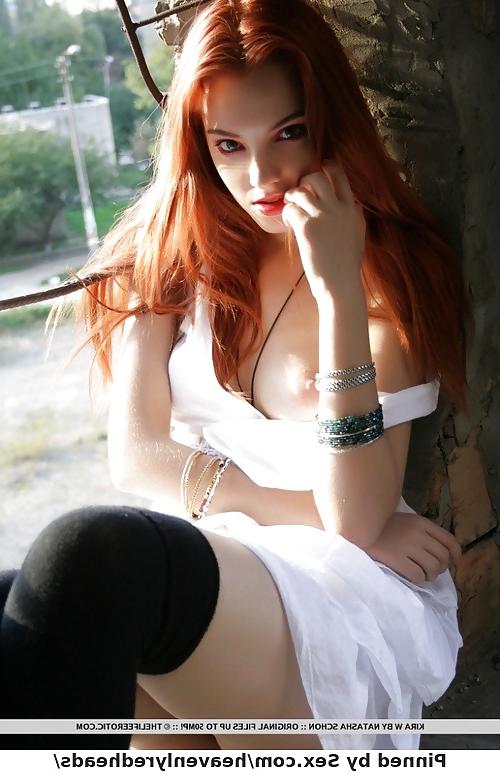 25P BabePicture Hottie with puffy nipple