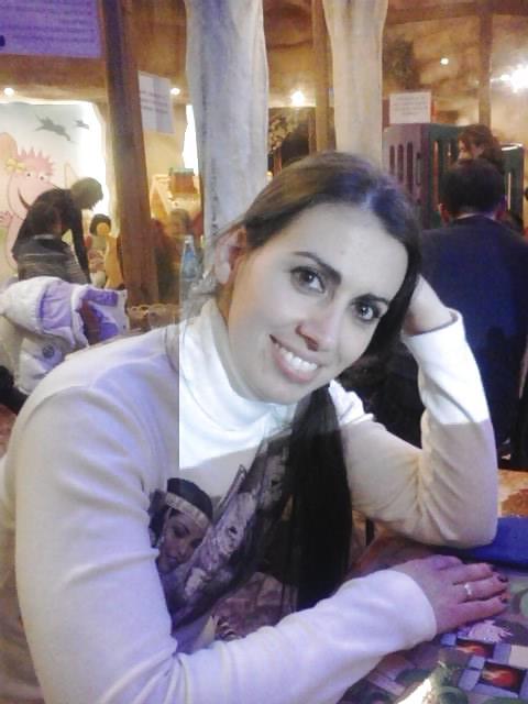 11P Italian women: Gina