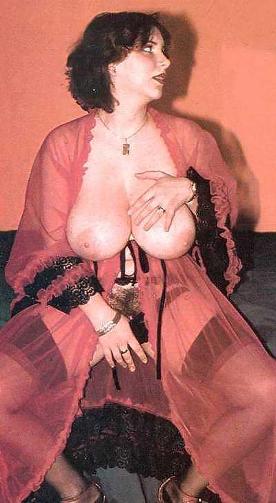 25P Vintage Busty Girls Beth Berenson