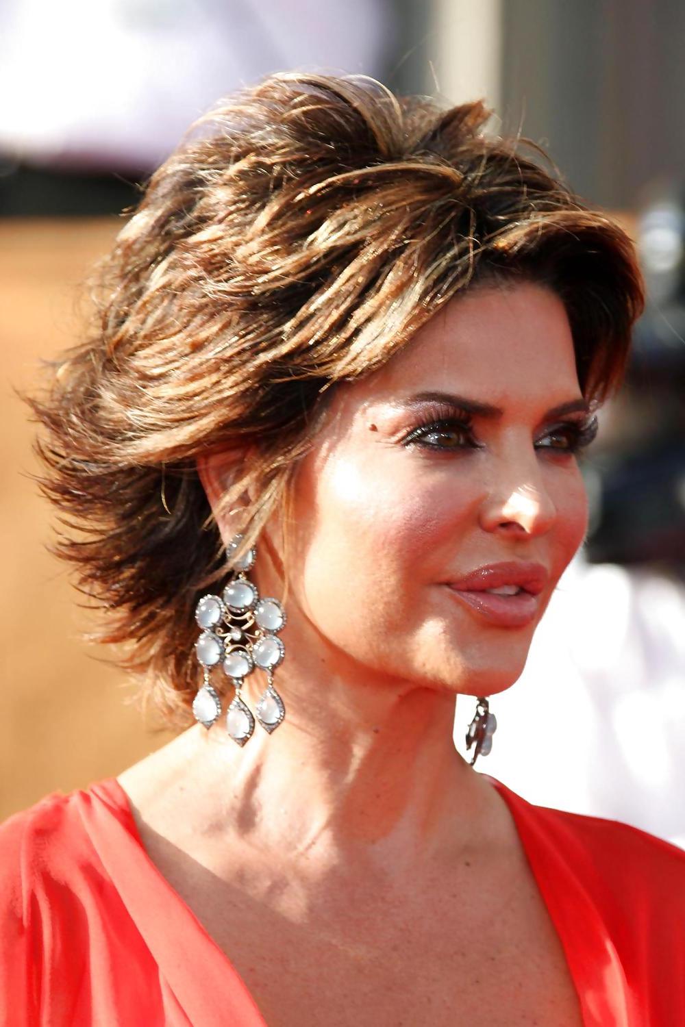 25P CumShoot Lisa Rinna Star MILF Celebrity