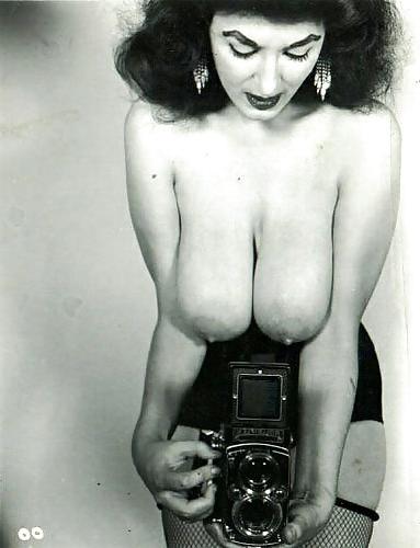 25P Busty Vintage