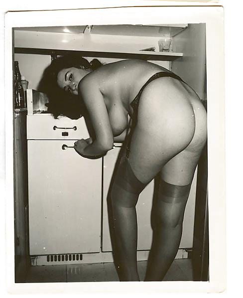 25P Busty Vintage