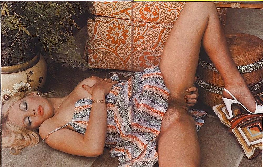 25P More vintage blonde babes