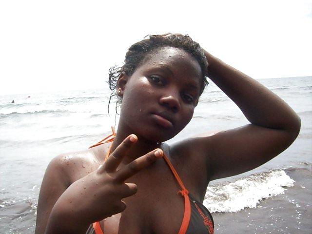 8P Raissa of buea univrsity of cameroon (no naked)