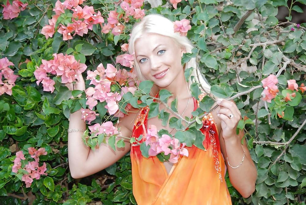 25P Pretty Moscow Dancer Yulia - Part 2 (From the Life)