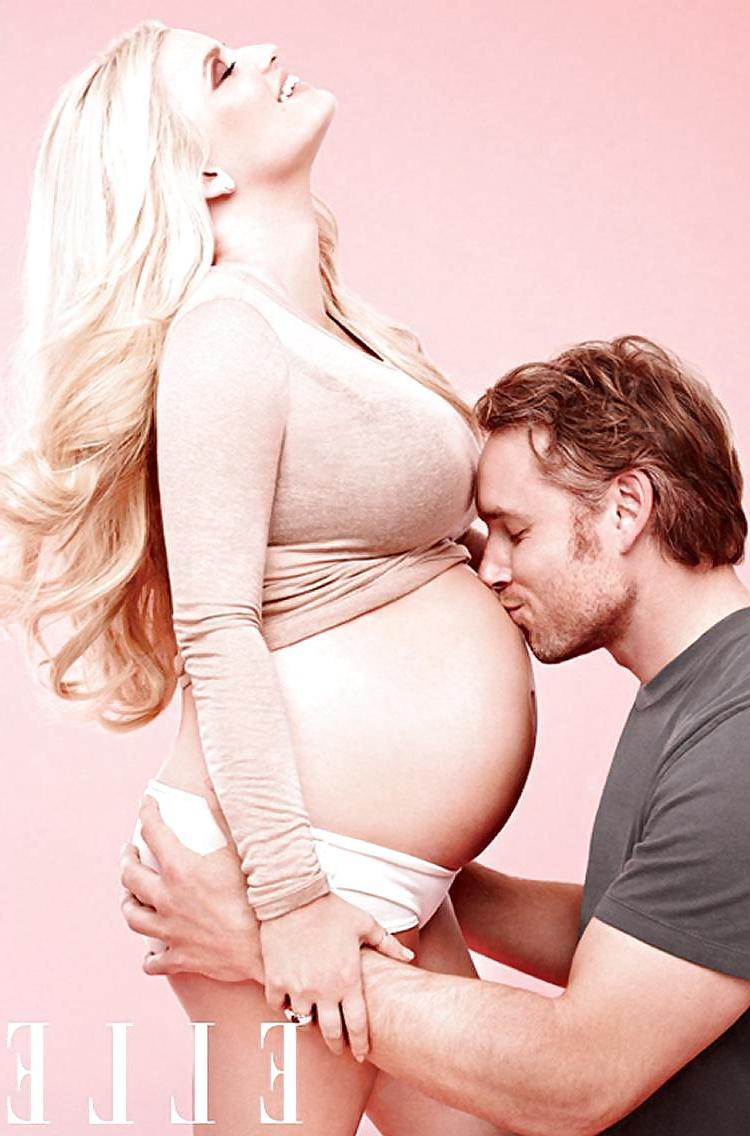 10P Pregnant Celebrity
