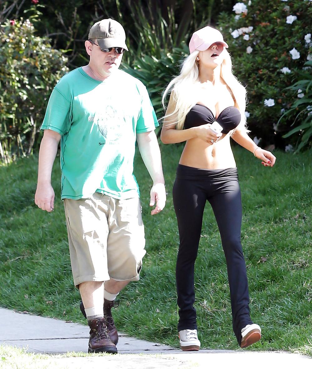 11P Courtney Stodden - Busting Around The Block