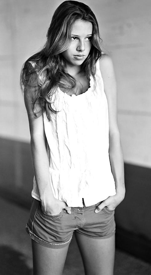 9P German celeb Leonie Tepe