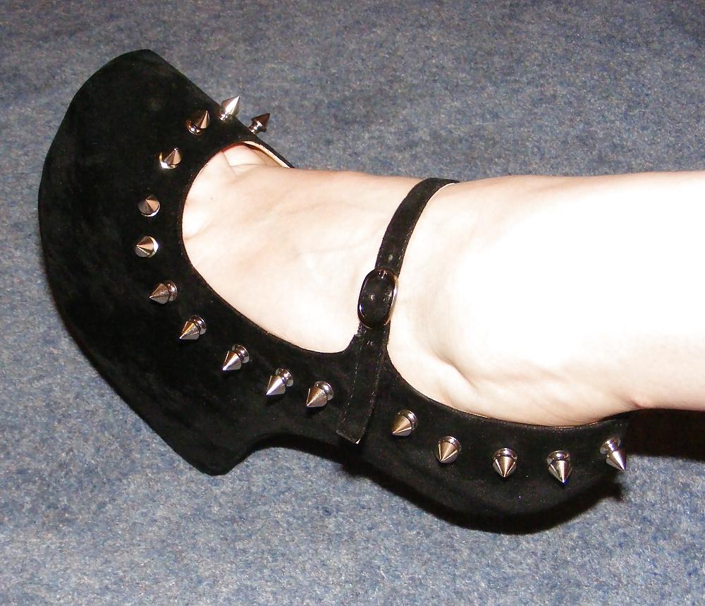 25P Fetish heels to bust your balls
