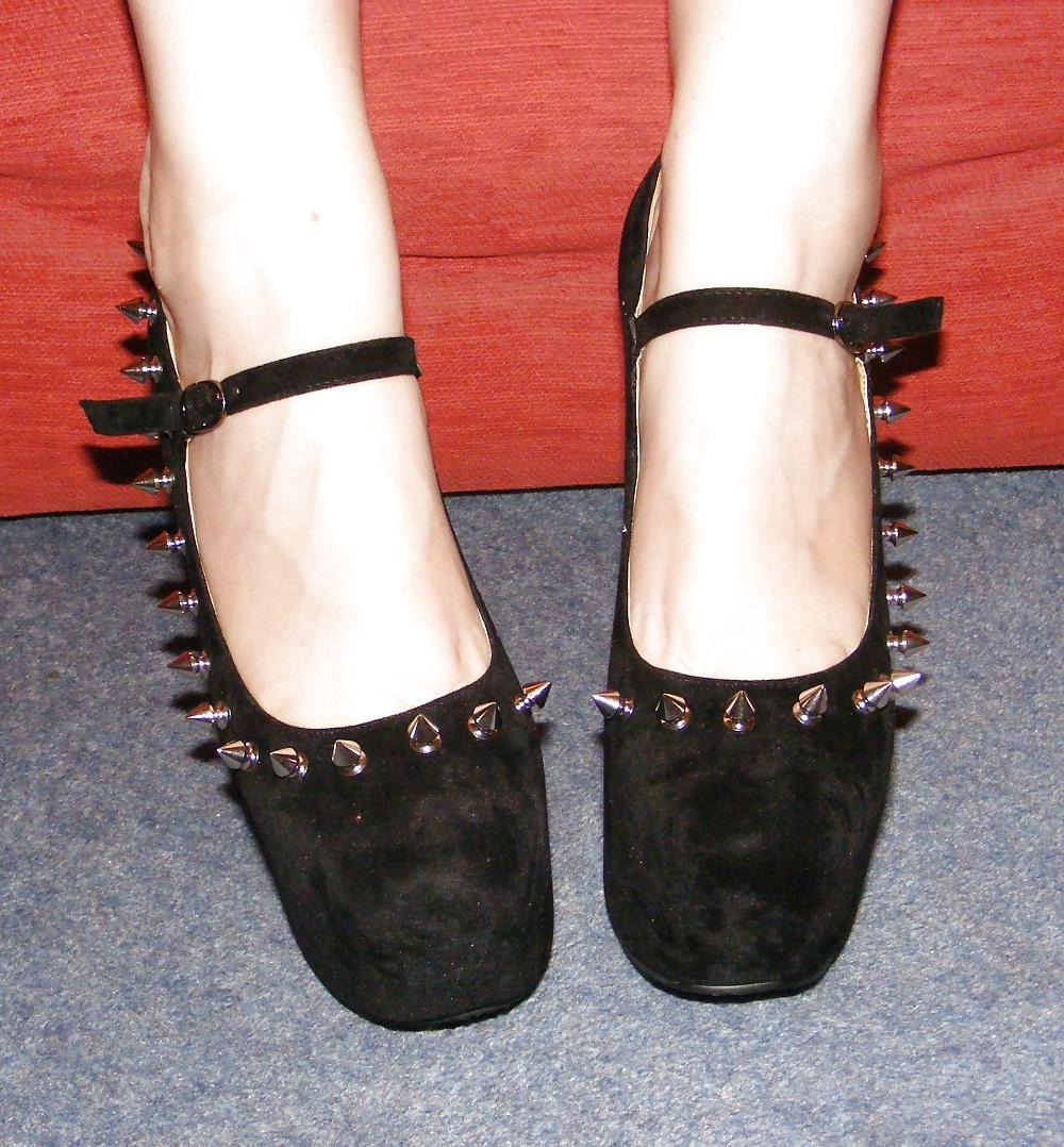 25P Fetish heels to bust your balls