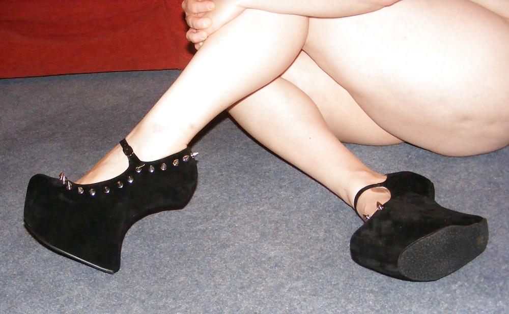 25P Fetish heels to bust your balls