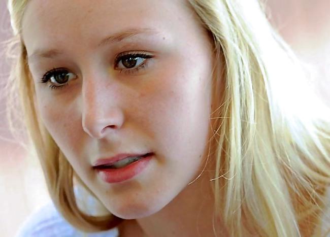 25P Marion Marechal-Le Pen is hot!