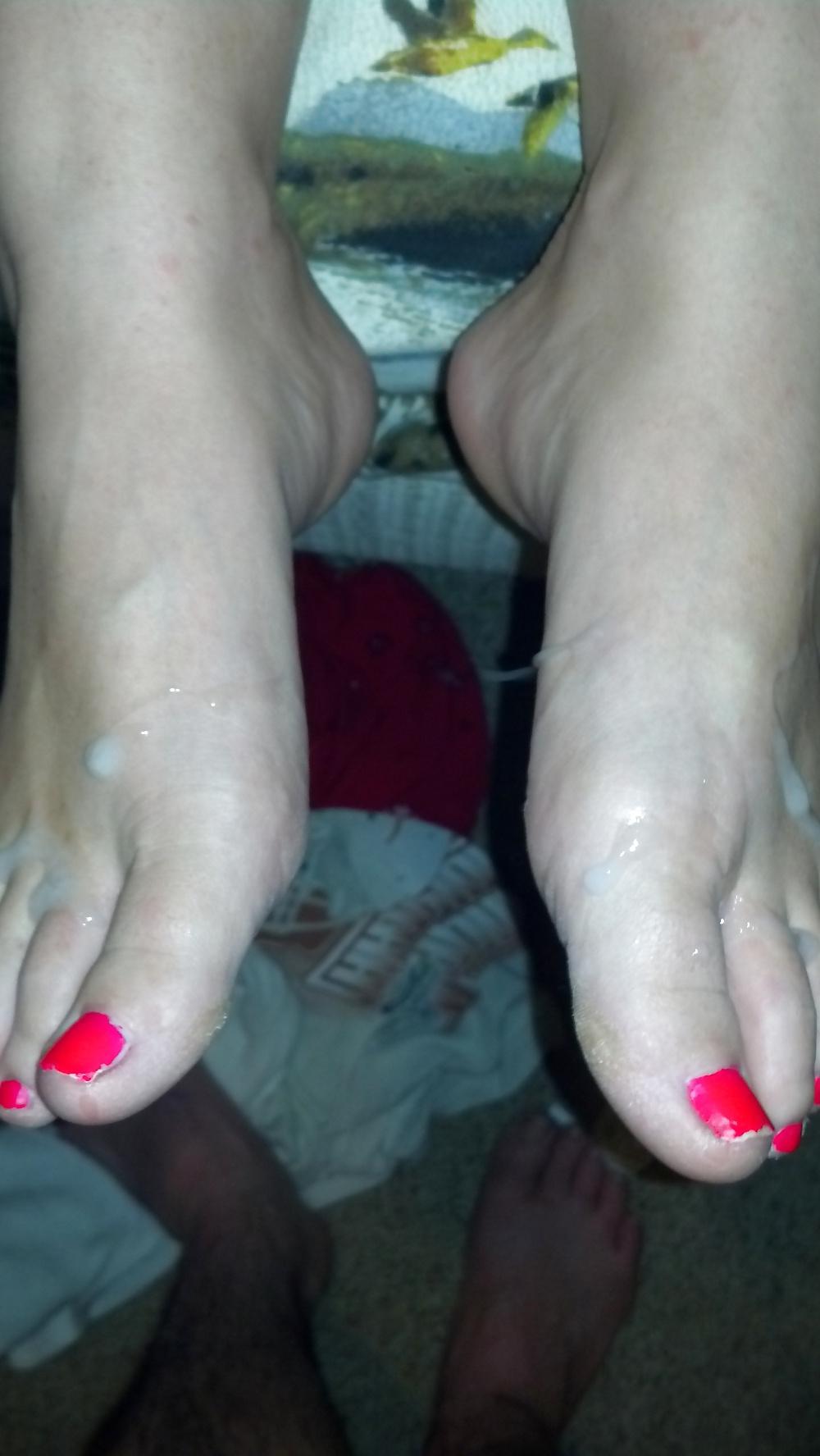 4P Wifes feet covered in cum