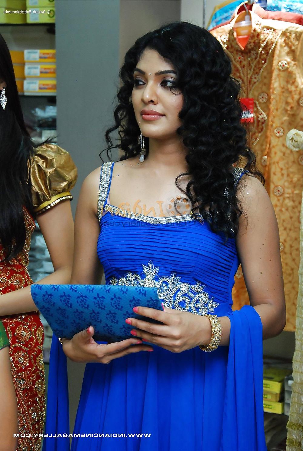 25P Hot Face-Rima Kallingal
