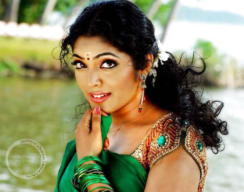 25P Hot Face-Rima Kallingal