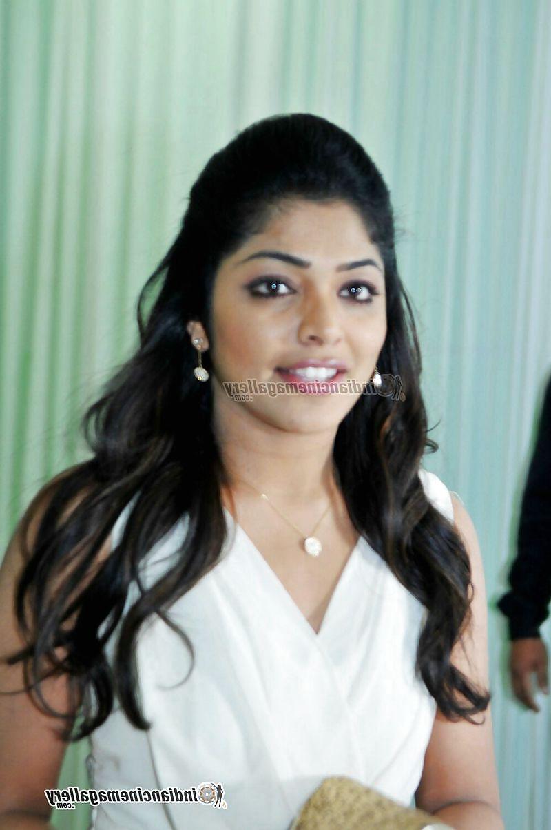25P Hot Face-Rima Kallingal
