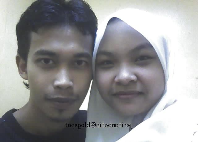 13P Awek posing ngan pakwe