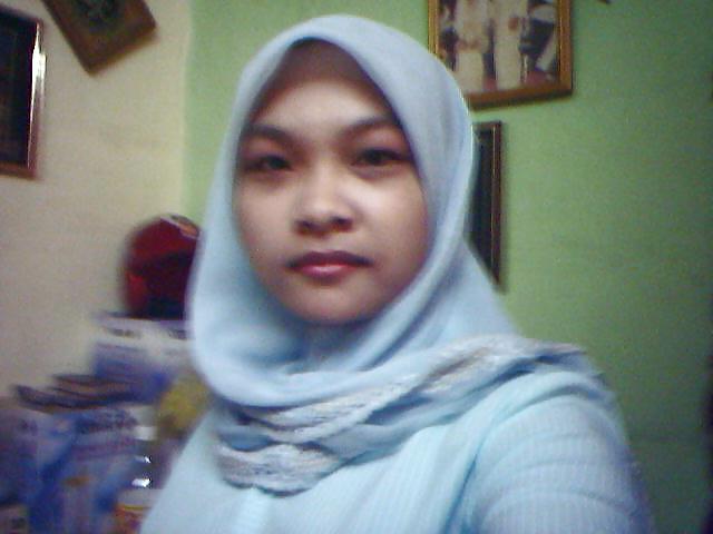 13P Awek posing ngan pakwe