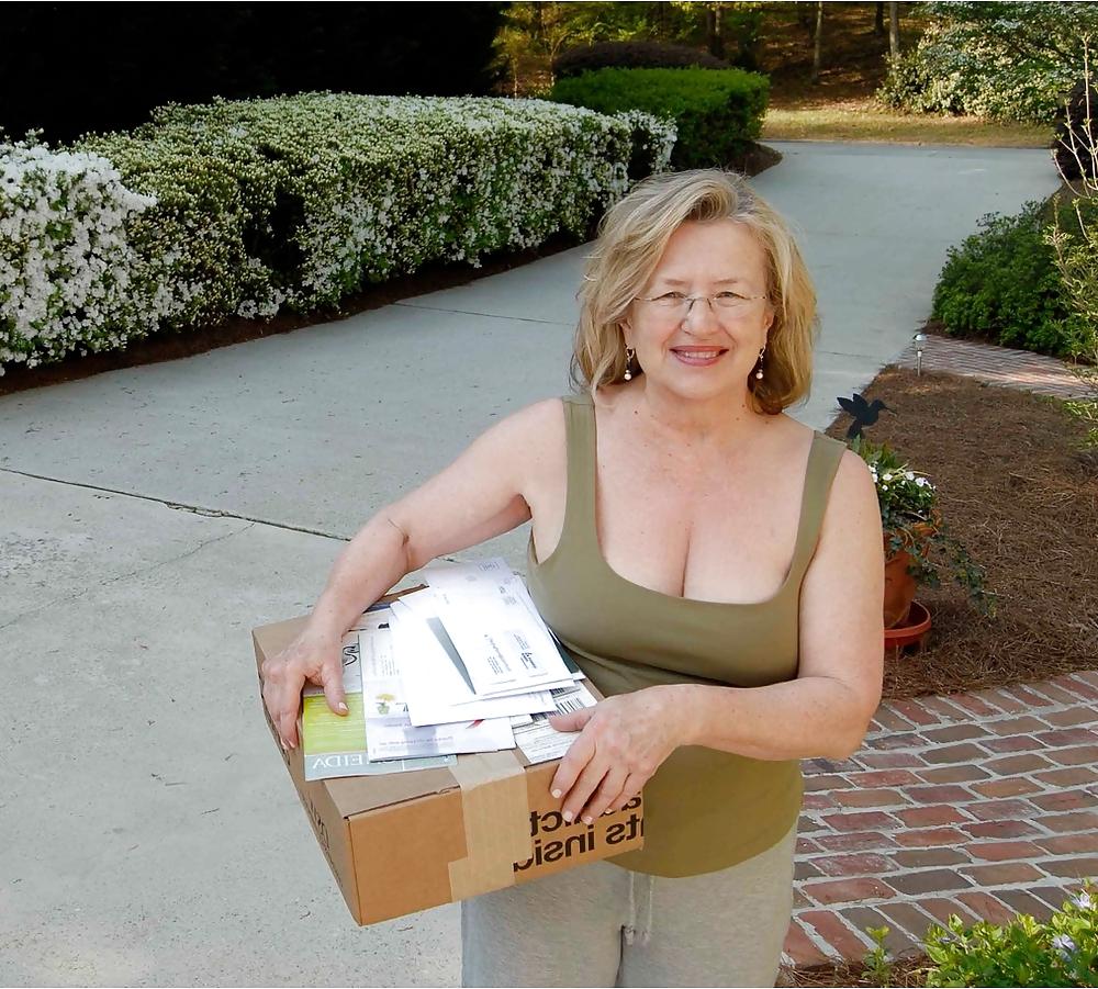 24P Sexy GILF Joanie Norton