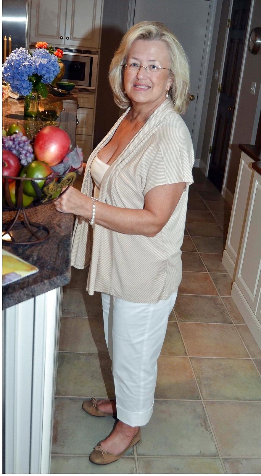 24P Sexy GILF Joanie Norton