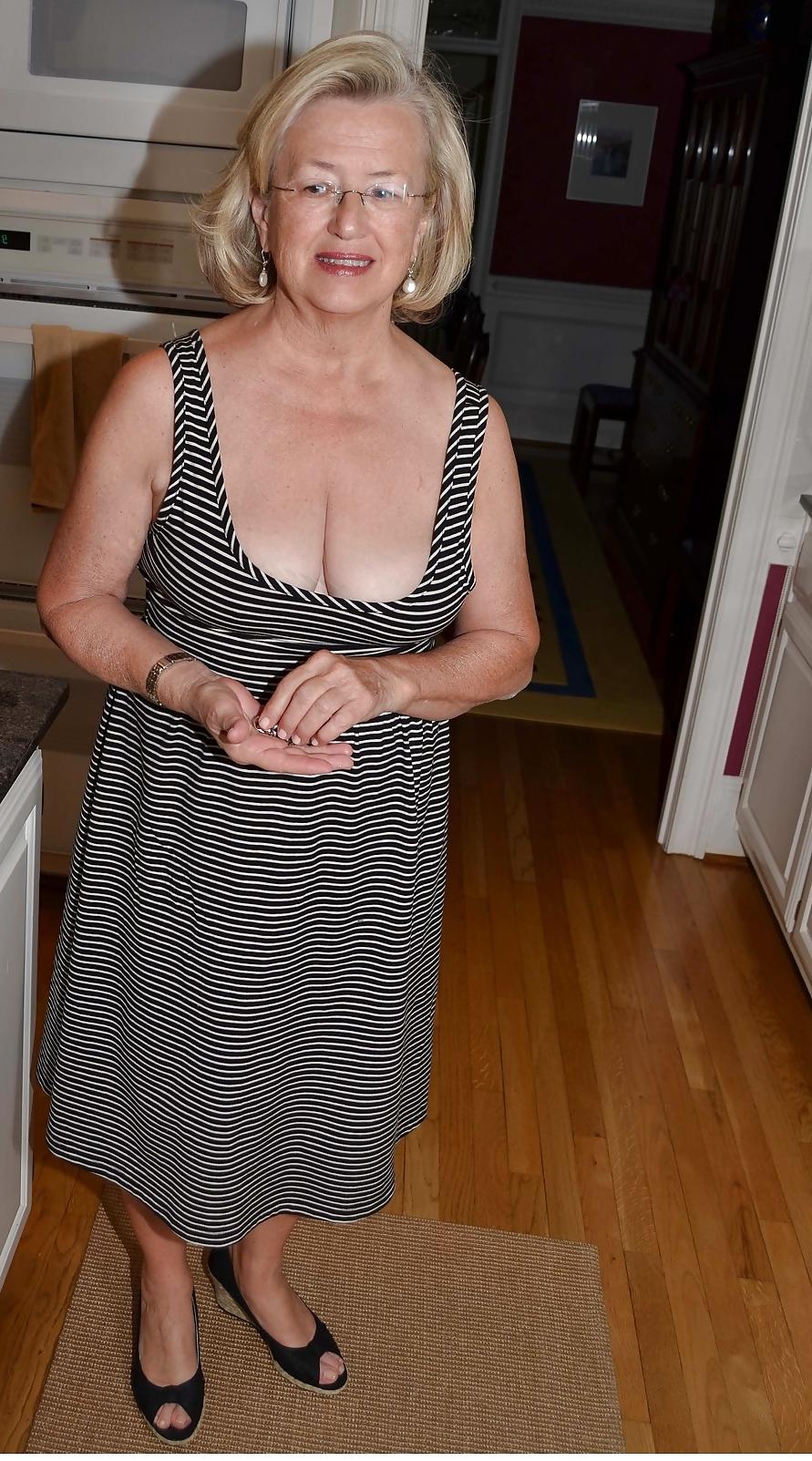 24P Sexy GILF Joanie Norton