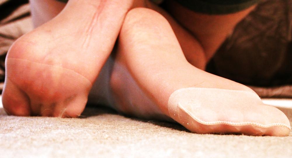 5P Tan Sheer nylon feet