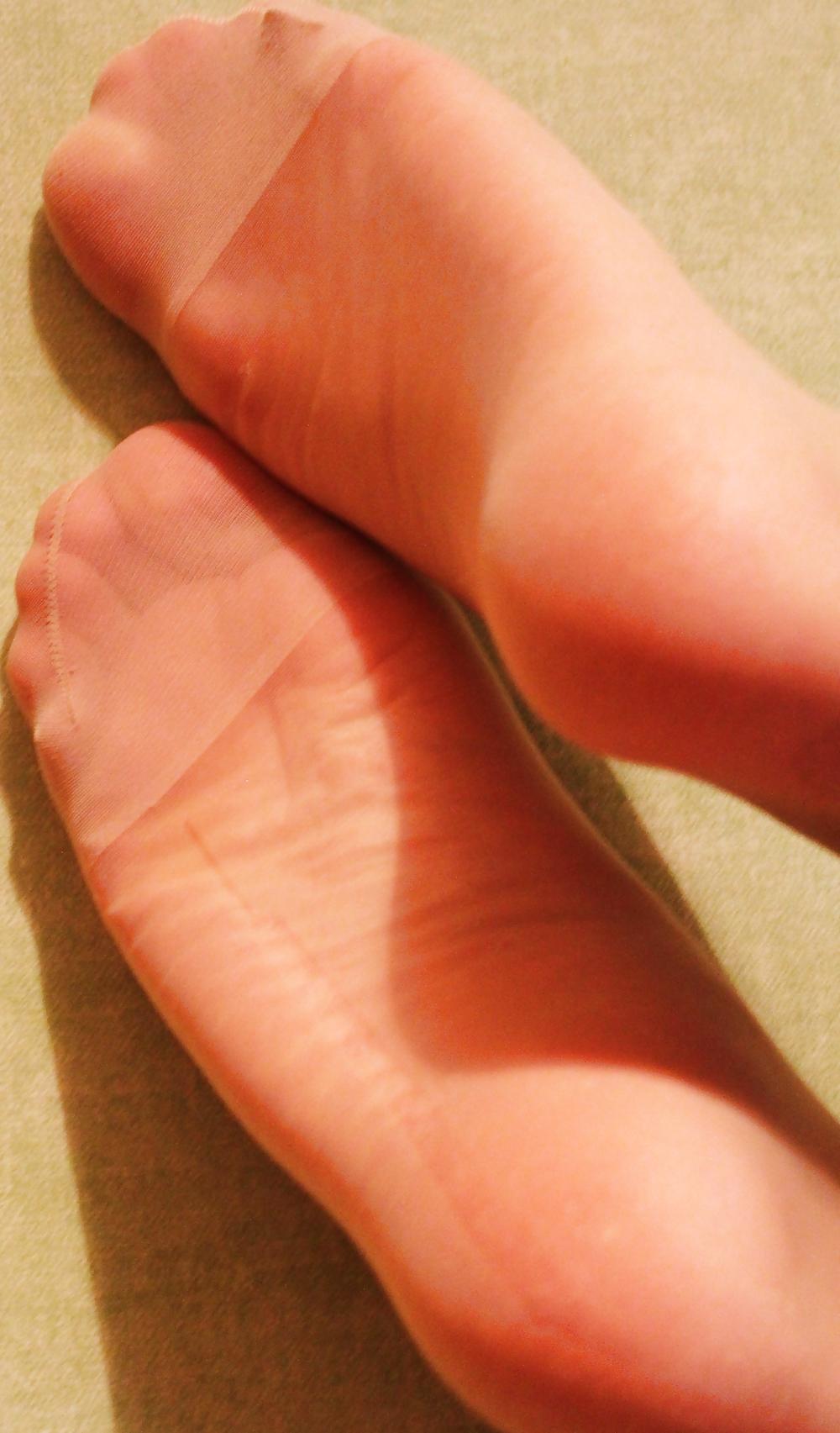 5P Tan Sheer nylon feet